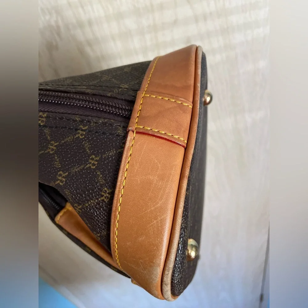 RIONI Italy Signature Lauren 45 Large Dome Handle Bag